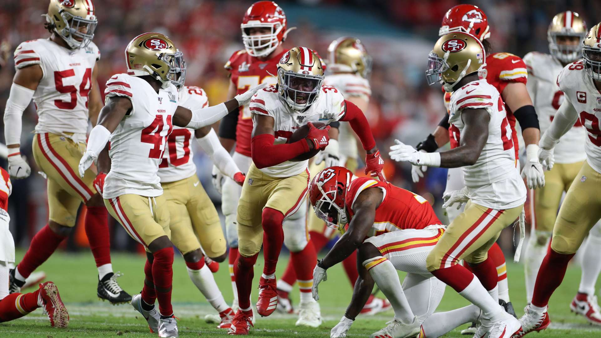 迈阿密国际季后赛前景：少赛两场，距附加赛席位仅差6分