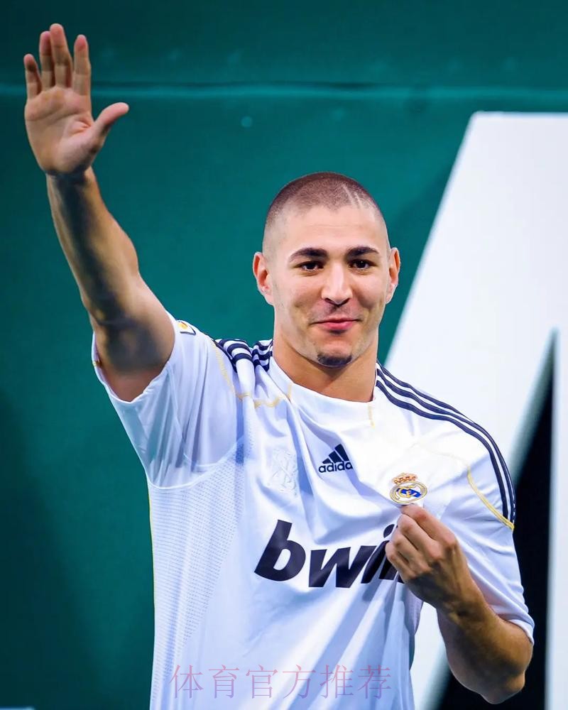 本泽马左腿比目鱼肌撕裂 预计能赶上欧冠首回合